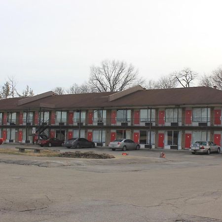 Red Carpet Inn - Louisville Dış mekan fotoğraf