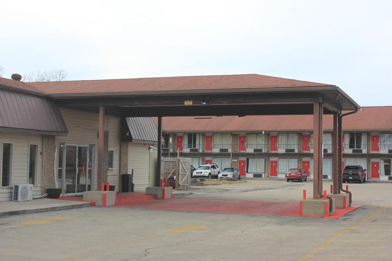 Red Carpet Inn - Louisville Dış mekan fotoğraf