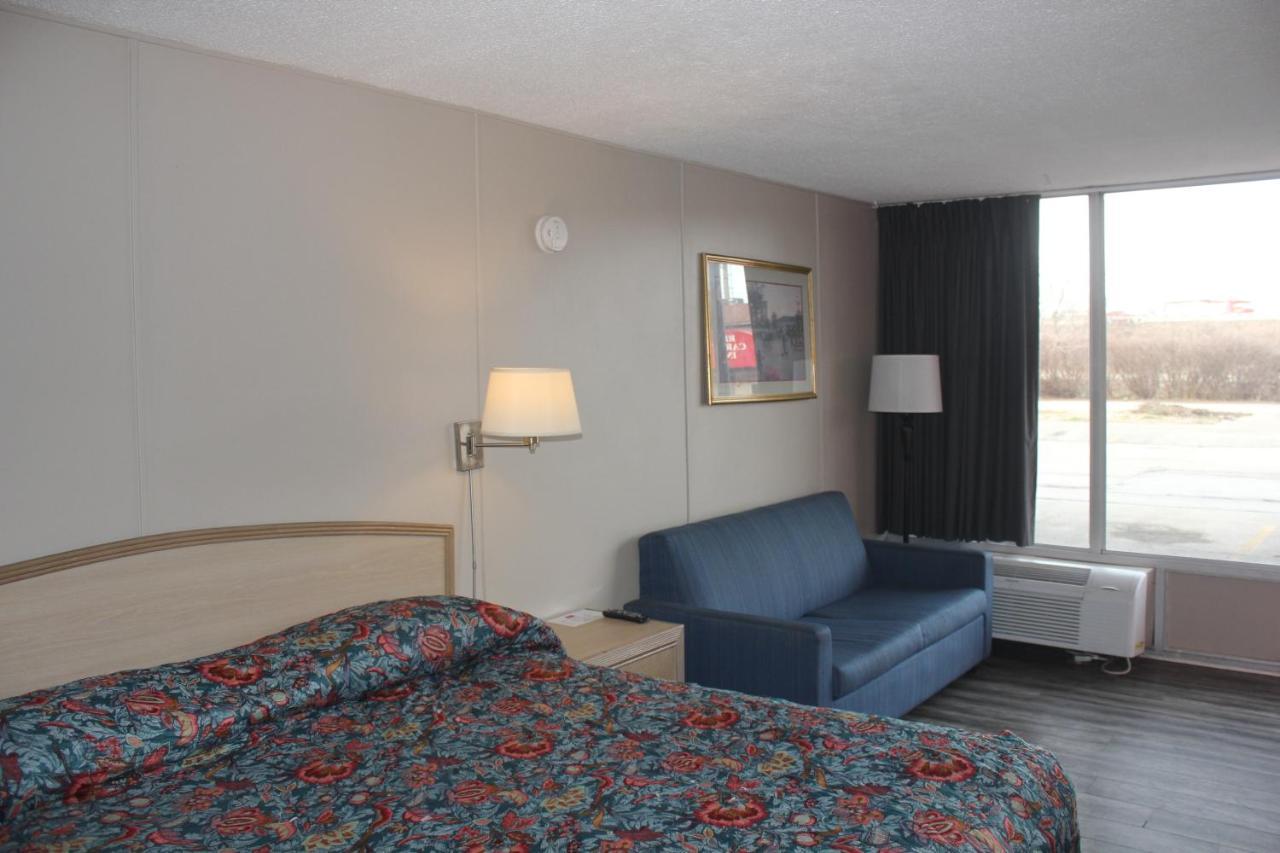Red Carpet Inn - Louisville Dış mekan fotoğraf