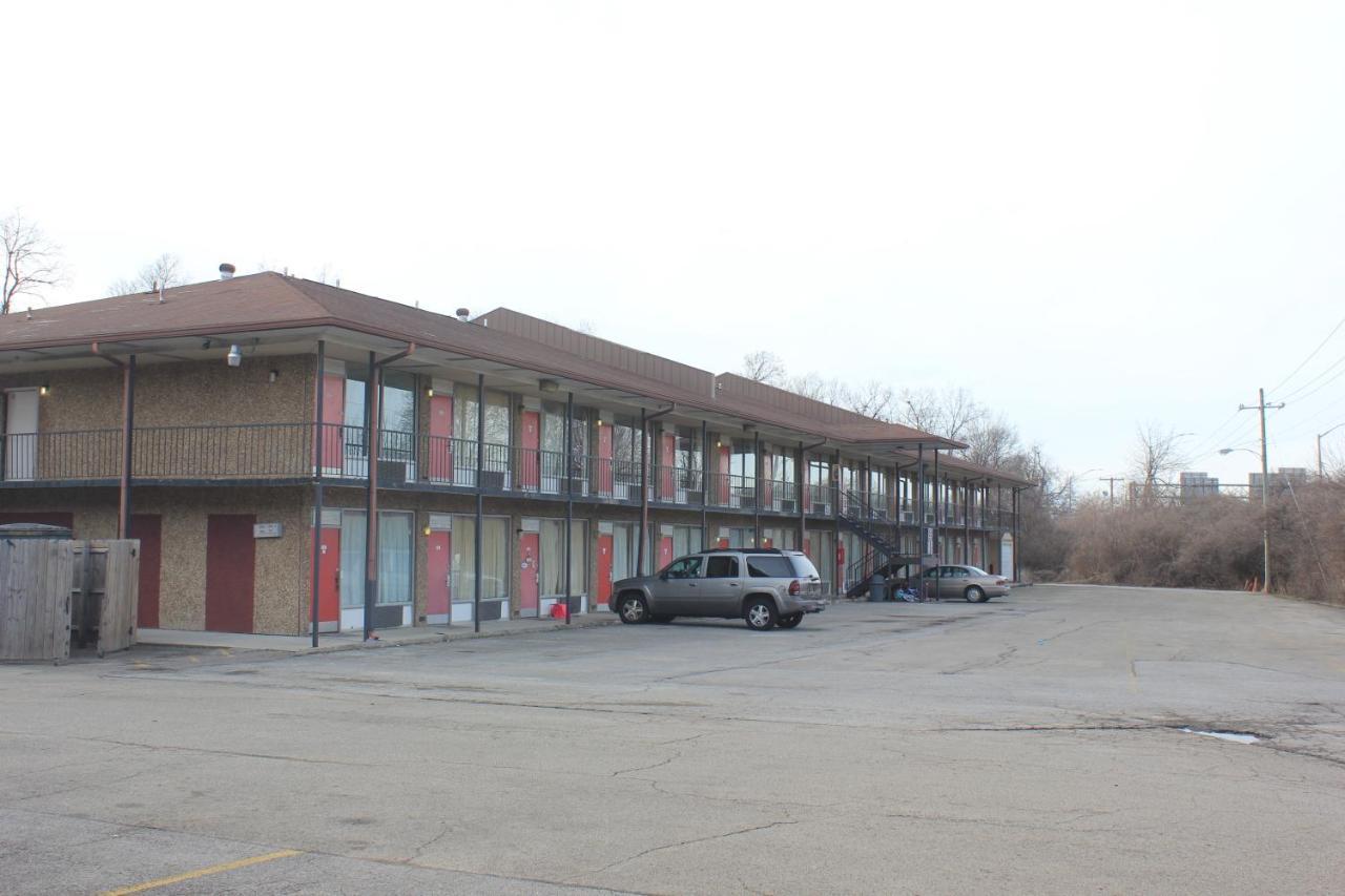 Red Carpet Inn - Louisville Dış mekan fotoğraf