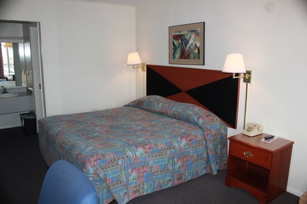 Red Carpet Inn - Louisville Dış mekan fotoğraf