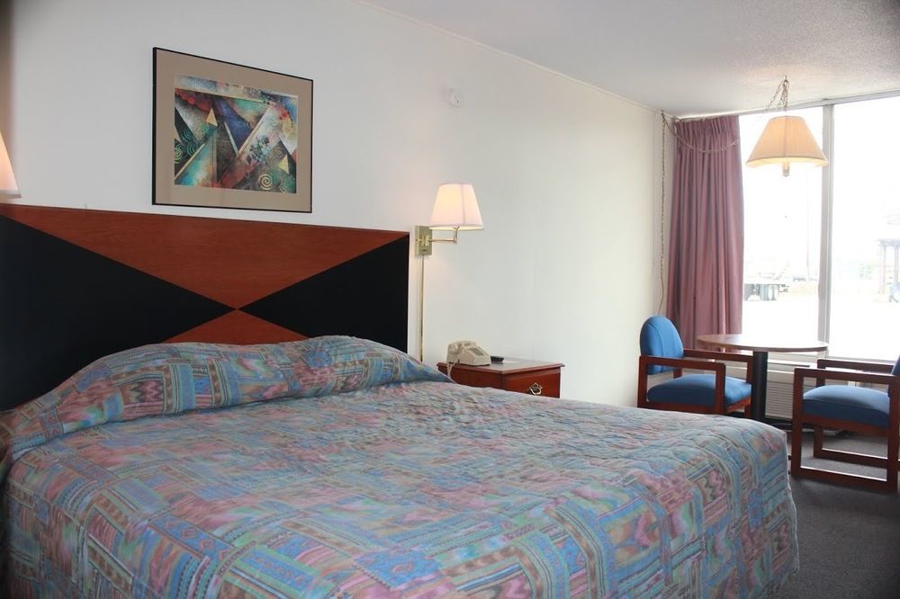 Red Carpet Inn - Louisville Dış mekan fotoğraf