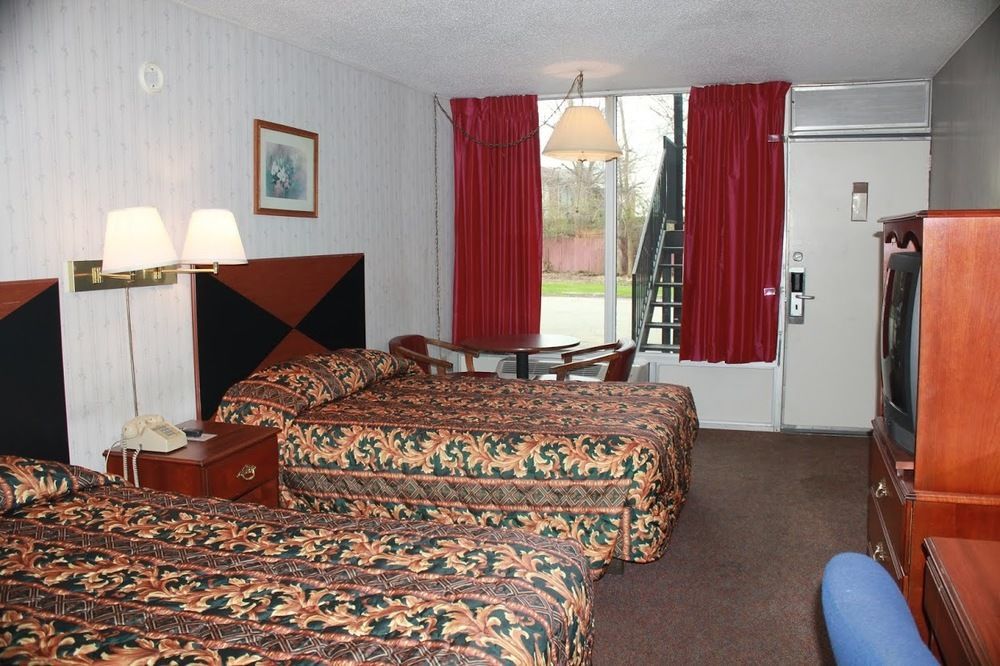 Red Carpet Inn - Louisville Dış mekan fotoğraf