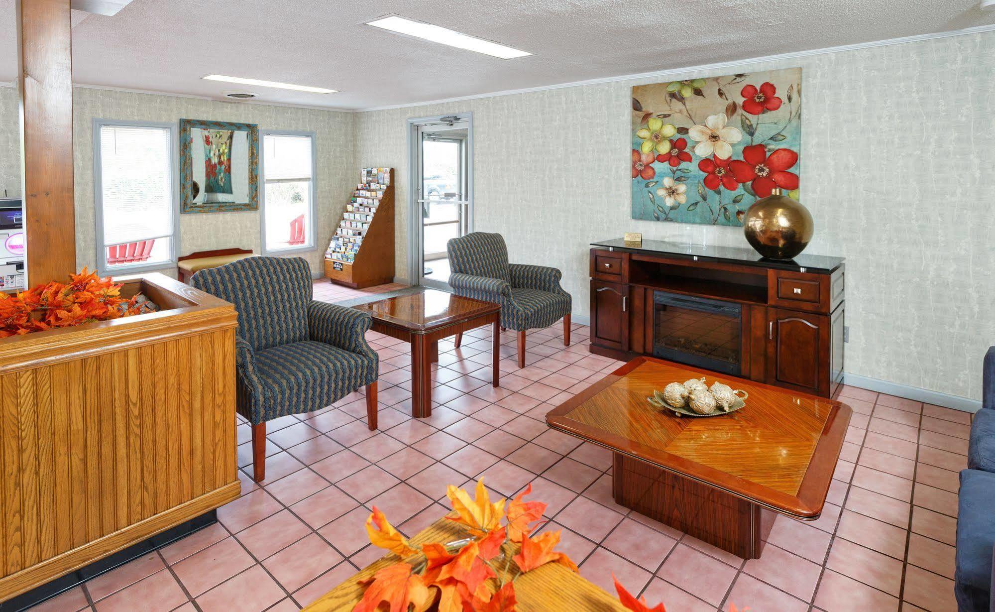 Red Carpet Inn - Louisville Dış mekan fotoğraf