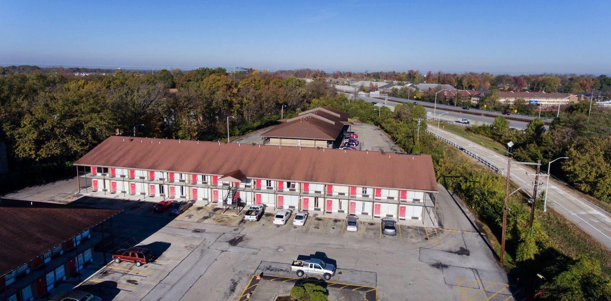 Red Carpet Inn - Louisville Dış mekan fotoğraf