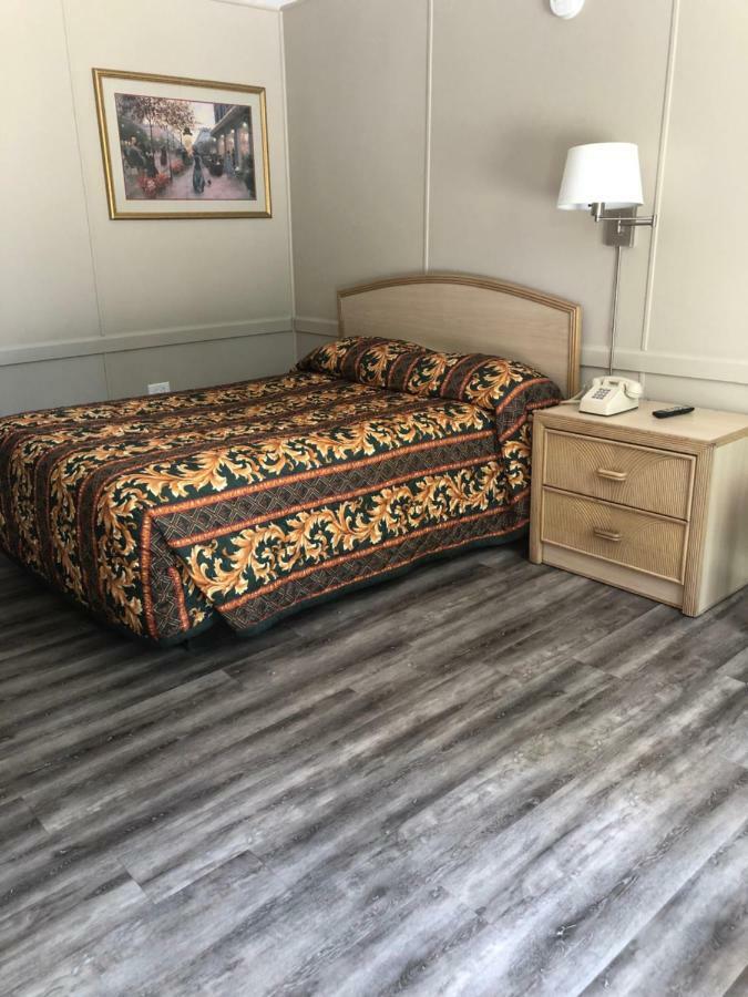 Red Carpet Inn - Louisville Dış mekan fotoğraf